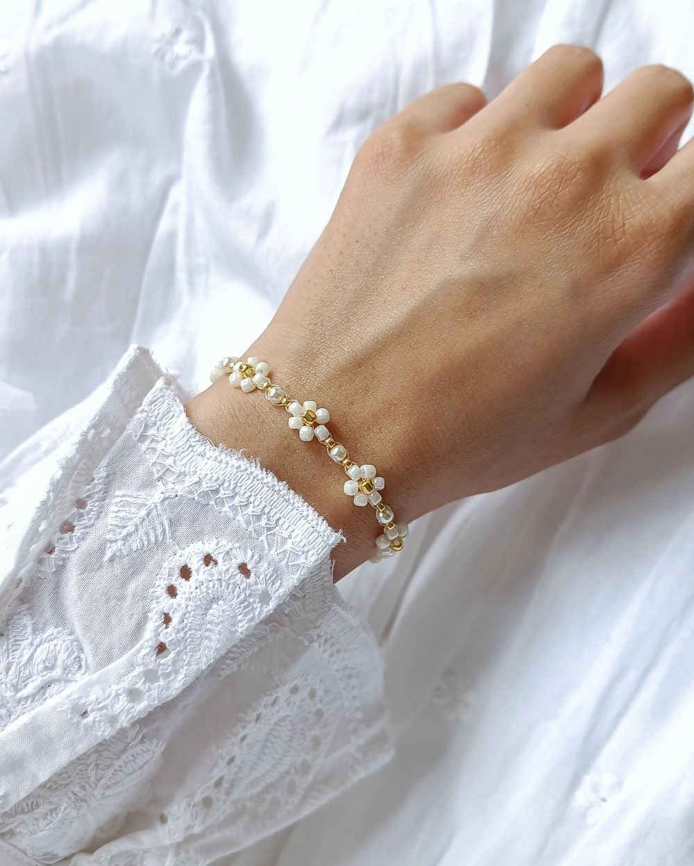 Elegant and aesthetic Pinterest inspired bracelet shop in India. Flower beaded bracelet that is minimal and unique
