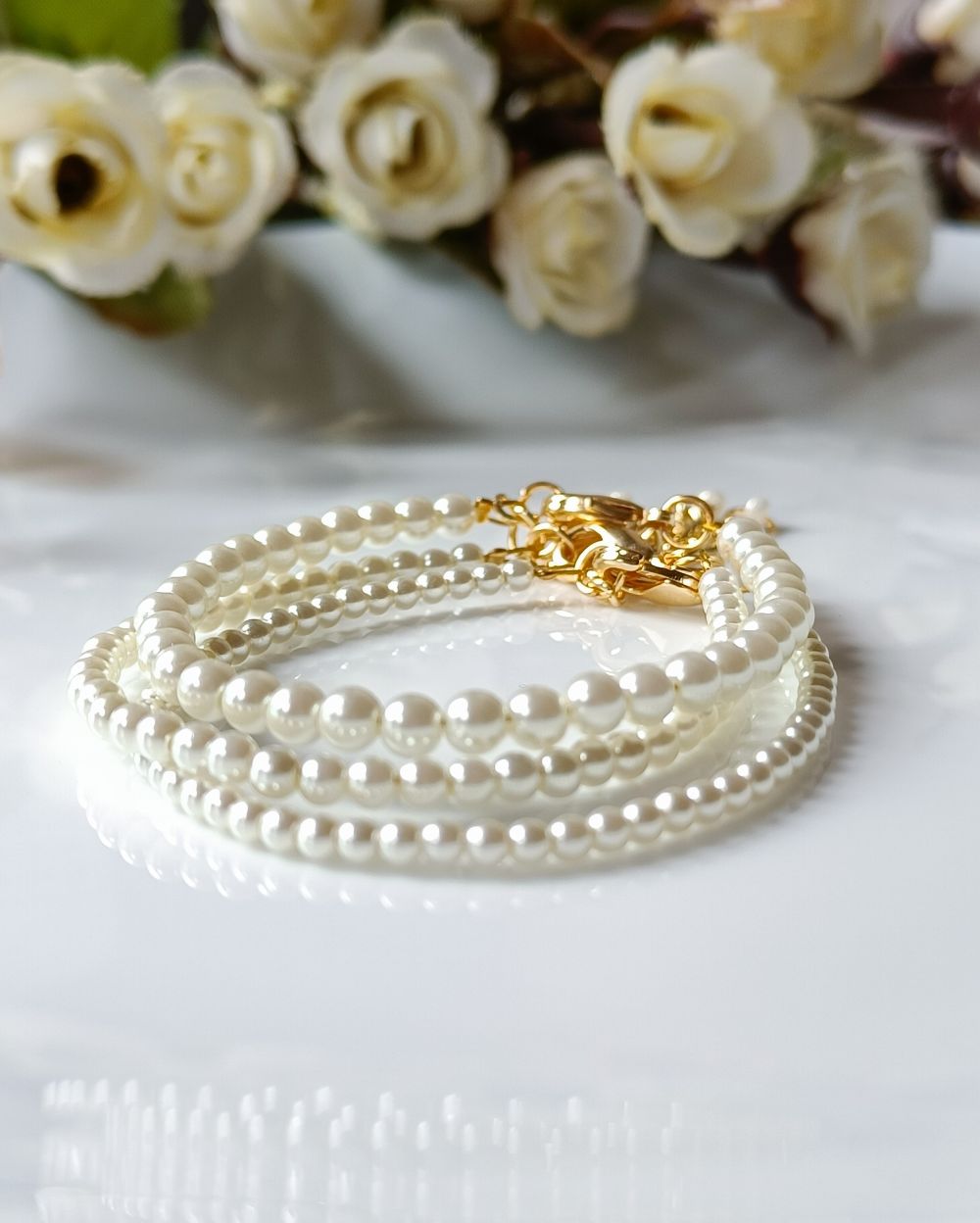 Minimal and dainty pearl bracelets that give pinterest vibes