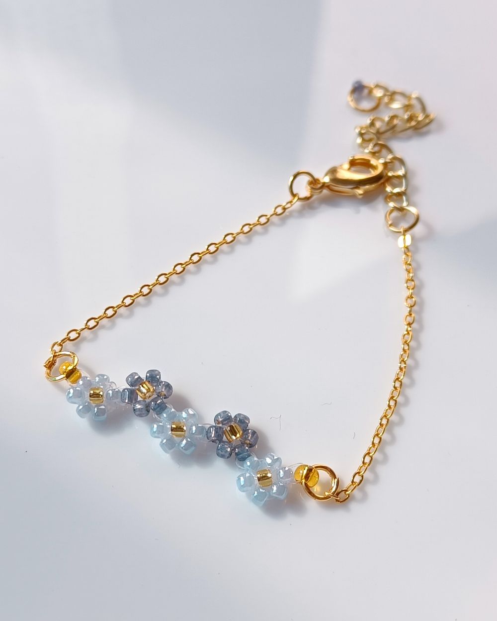 Minimal Flower Bracelet - Blue