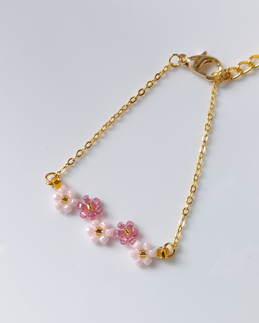 Minimal Flower Bracelet - Pink