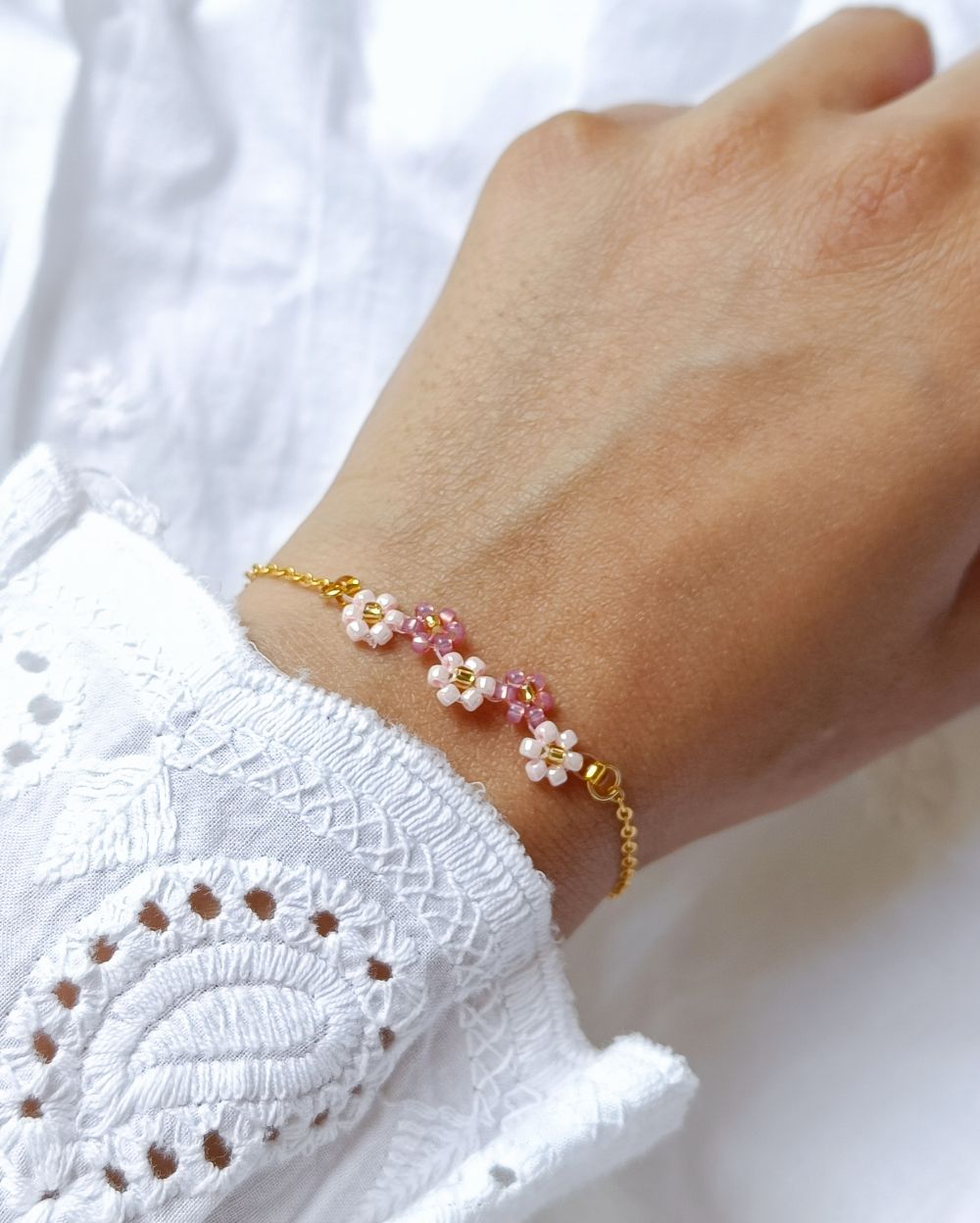 Minimal Flower Bracelet - Pink