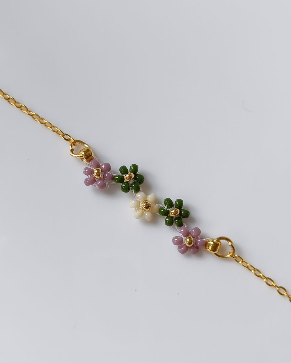 Minimal Flower Bracelet - Mauve and Green