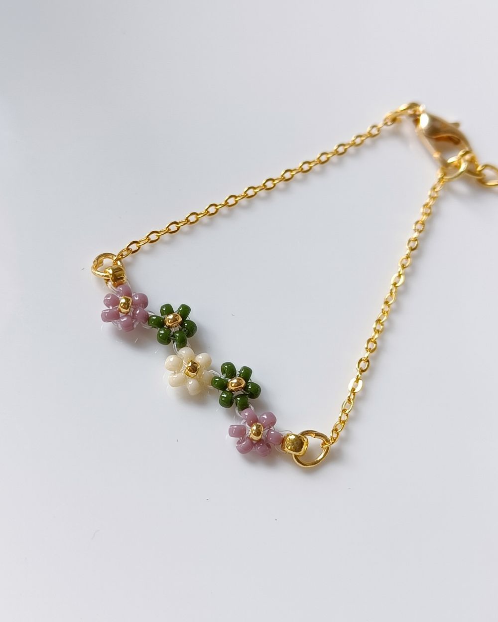 Minimal Flower Bracelet - Mauve and Green