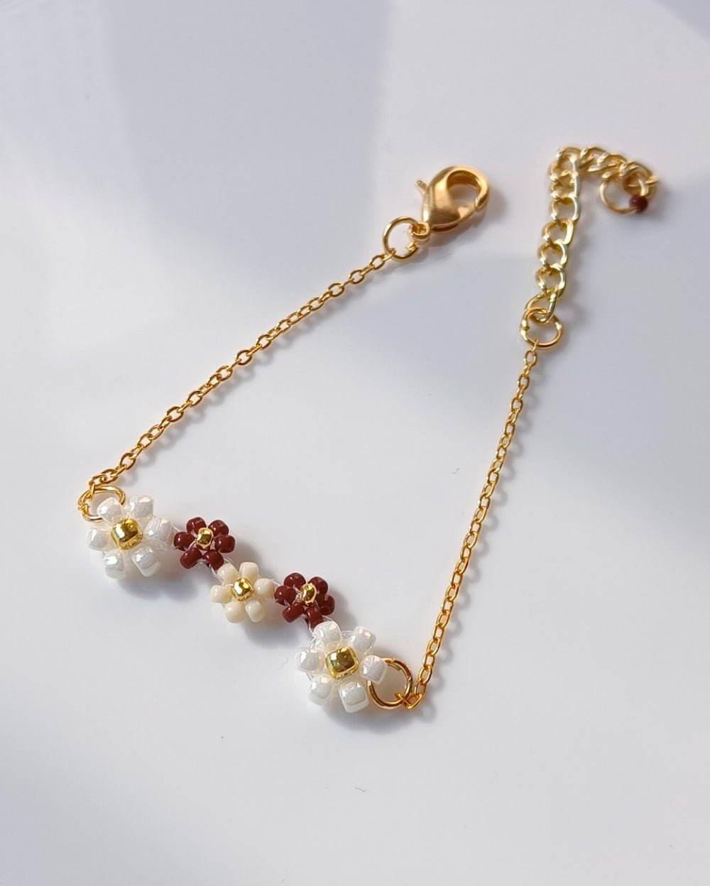 Minimal Flower Bracelet - Beige and Brown