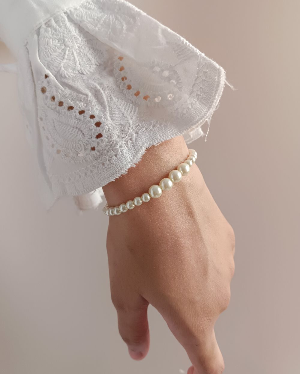 Minimal and Dainty Pearl Bracelet that is handcrafted with high quality Japanese Pearls.