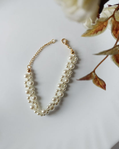 Vintage style Pearl jewelry for women. Stylish Pearl Bracelet that is handcrafted with high quality Japanese pearls.