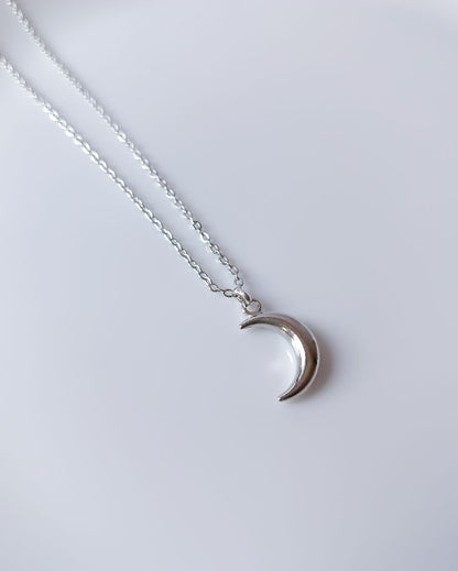 Minimal Moon Necklace