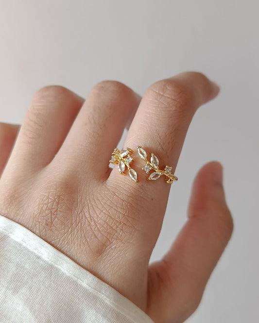 Zircon Petal Ring - 18K PVD Plated Stainless Steel