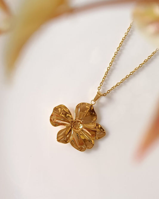 Chunky Flower Pendant Necklace - 18K PVD Plated Stainless Steel