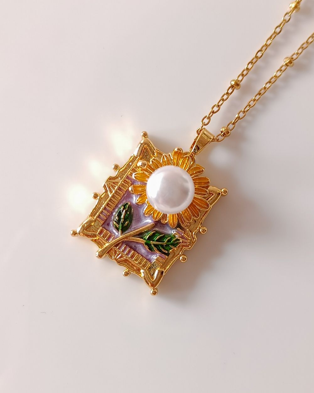 Vintage Sunflower Necklace - 18K PVD Plated Stainless Steel