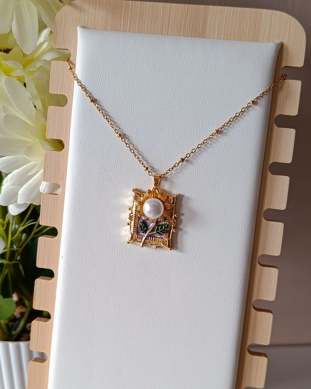 Vintage Sunflower Necklace - 18K PVD Plated Stainless Steel