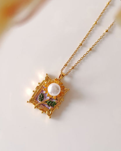 Vintage Sunflower Necklace - 18K PVD Plated Stainless Steel