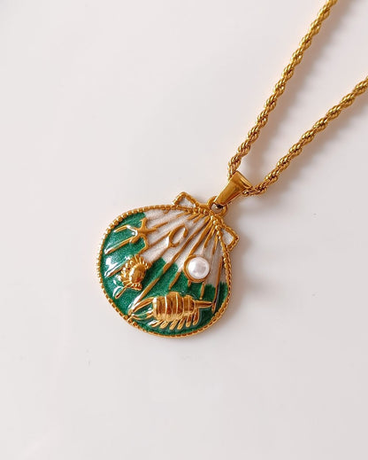 Statement Shell Pendant Necklace - 18K PVD Plated Stainless Steel