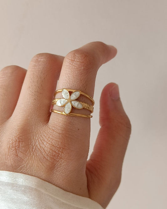 White Floral Ring - 18K PVD Plated Stainless Steel