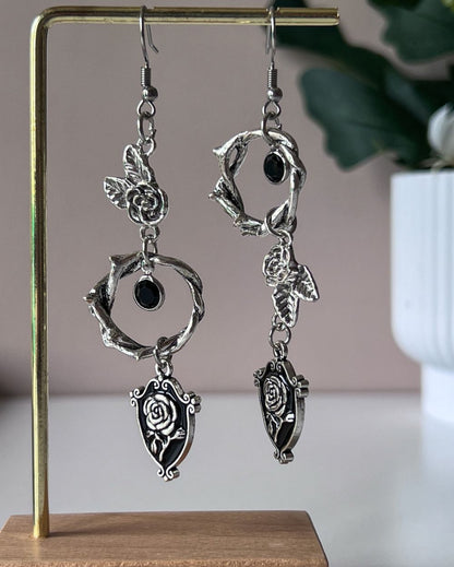 Gothic Rose Motif Earrings - Alloy
