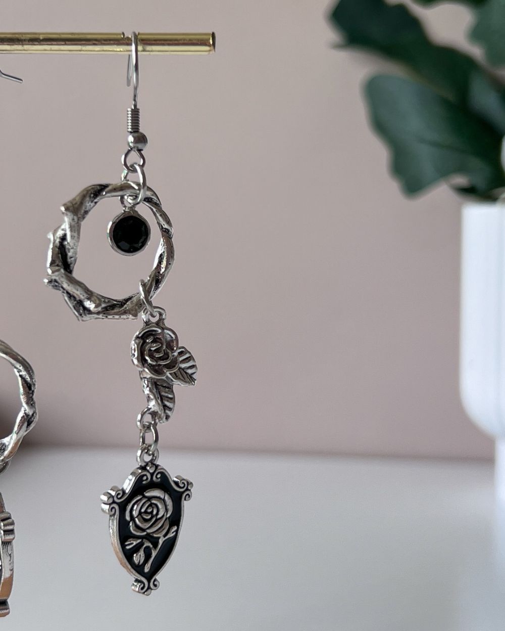 Gothic Rose Motif Earrings - Alloy