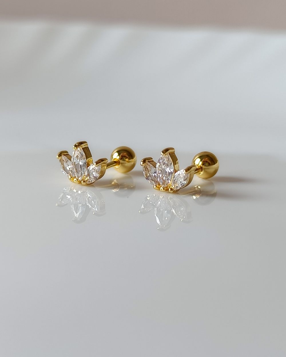 Leaf Zircon Cartilage Stud - Stainless Steel