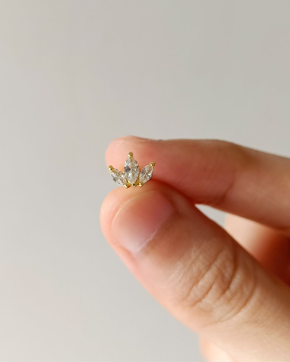 Leaf Zircon Cartilage Stud - Stainless Steel
